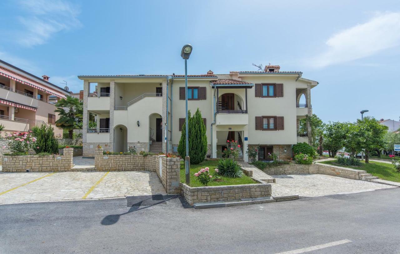 Apartments Marizela Poreč Exteriör bild