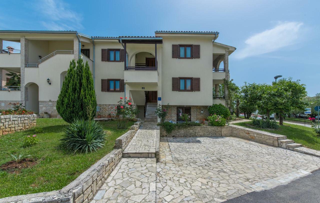 Apartments Marizela Poreč Exteriör bild